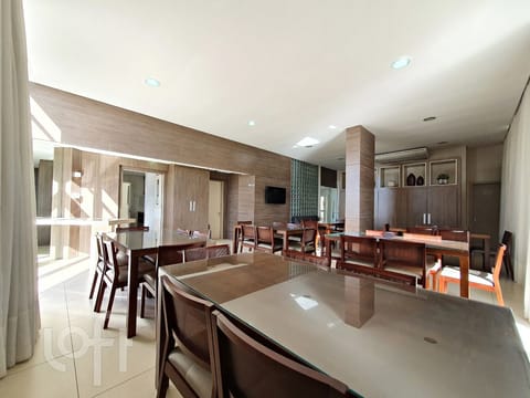 Image 22 - 249409
